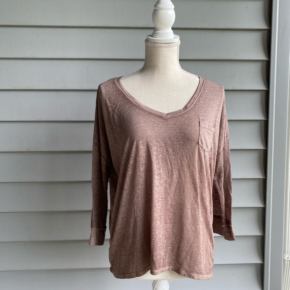 Arizona Jean Company Women's 3/4 Sleeve V-Neck Burnout Tee. Beige XL